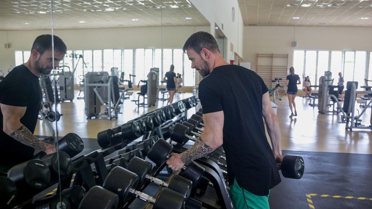 Cuando el culto al cuerpo (y a la proteína) esconde un trastorno de la alimentación en los hombres