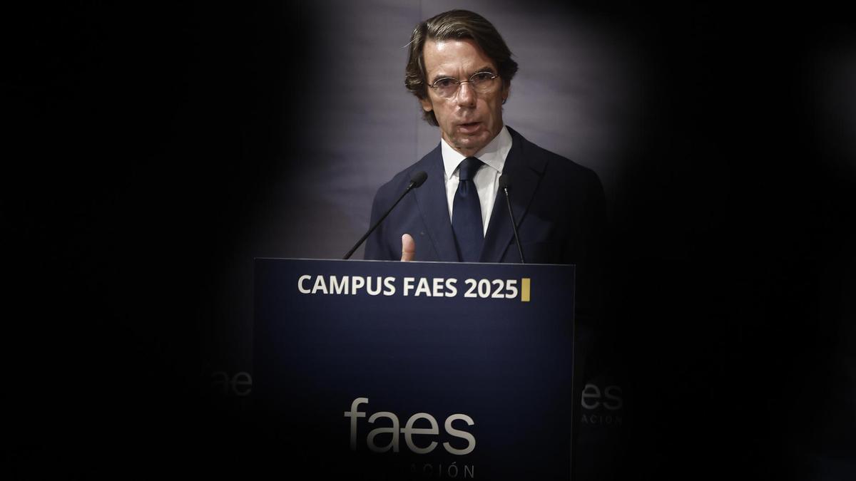El presidente de la Fundación FAES, José María Aznar, interviene en la clausura del Campus FAES, este viernes.