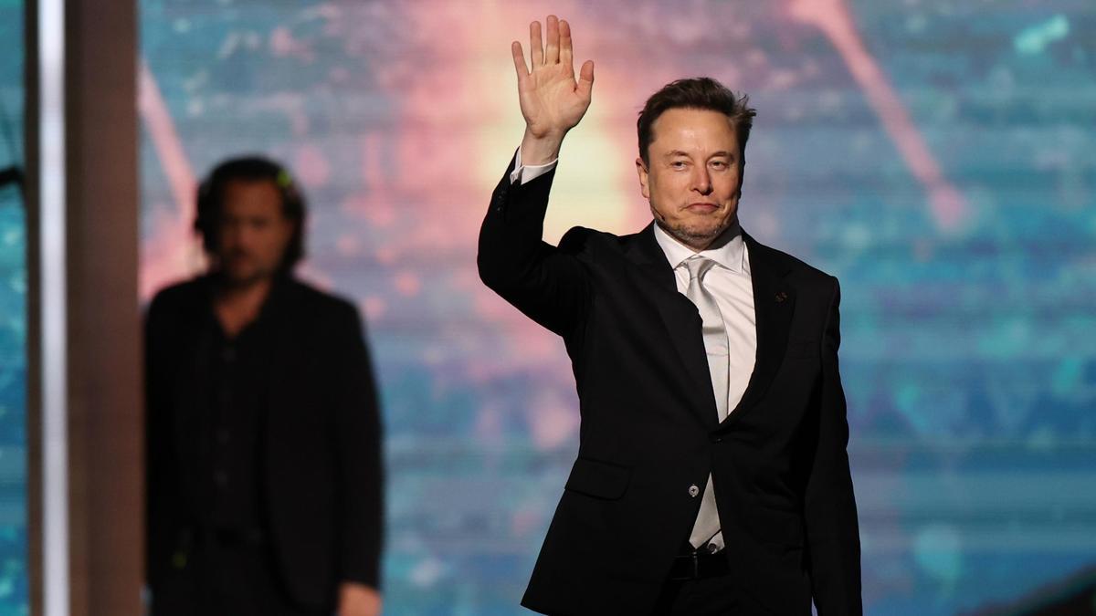 Elon Musk, CEO de SpaceX y xAI, asiste a un panel en el Foro de Inversión Saudí-Estados Unidos en Riad, Arabia Saudita.