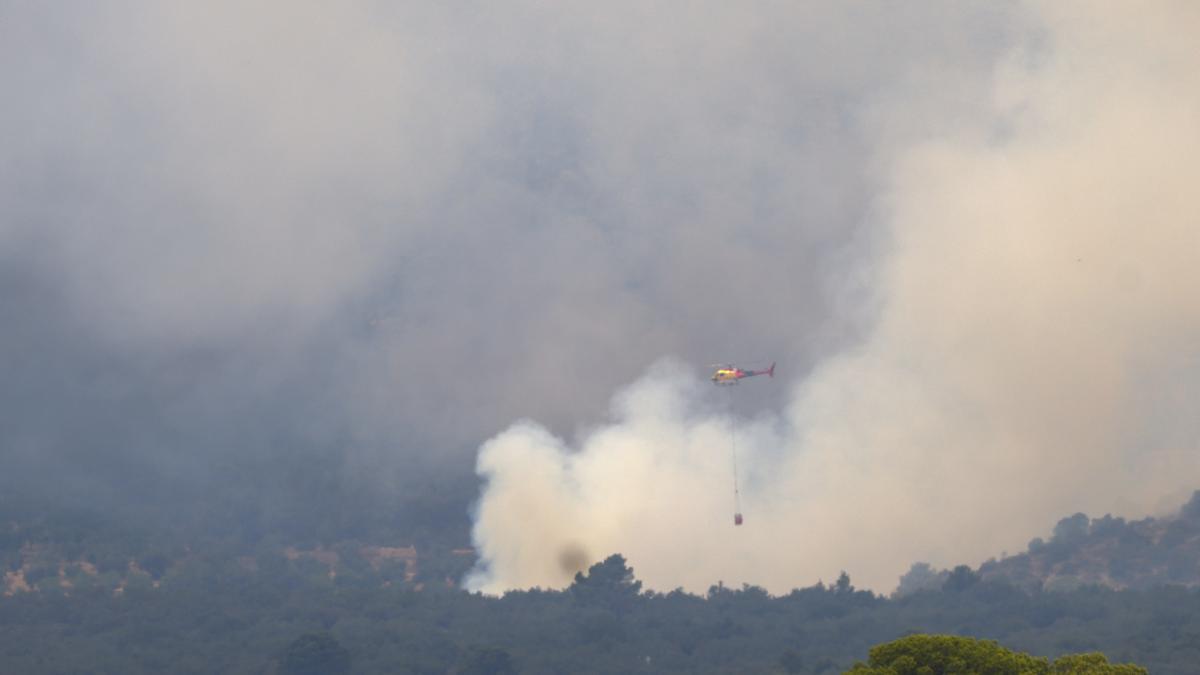 Los bomberos dan por estabilizado el incendio de Paüls, tras afectar a 3.321 hectáreas