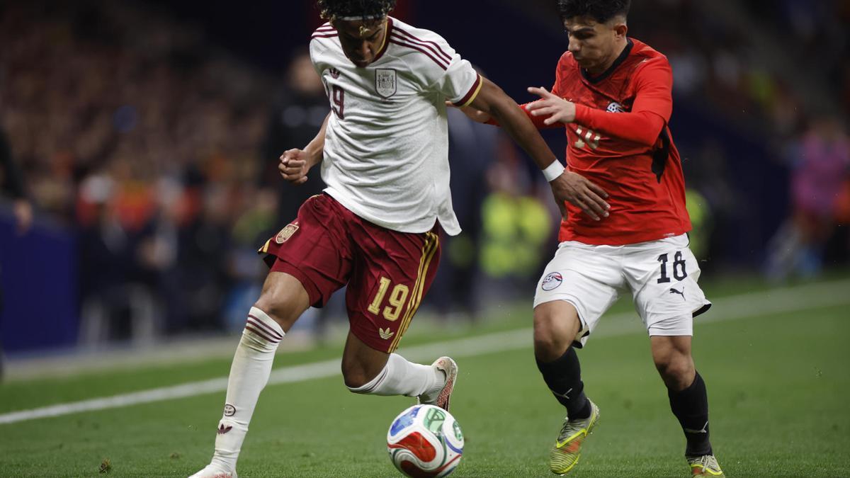 Un momento del partido España - Egipto.
