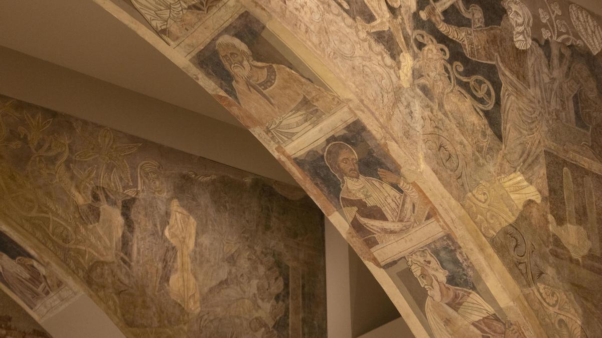 El abogado de Sijena pide embargar bienes del MNAC hasta la devolución de las pinturas