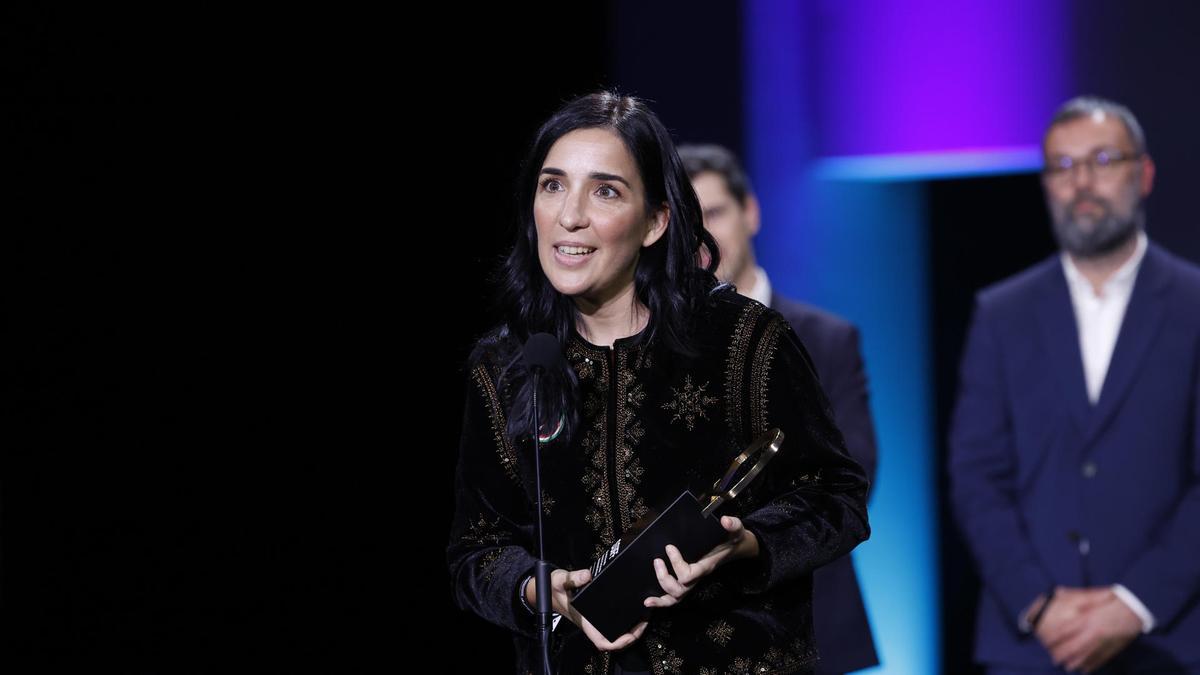 Alauda Ruiz de Azúa recoge la Concha de Oro del Festival de San Sebastián.