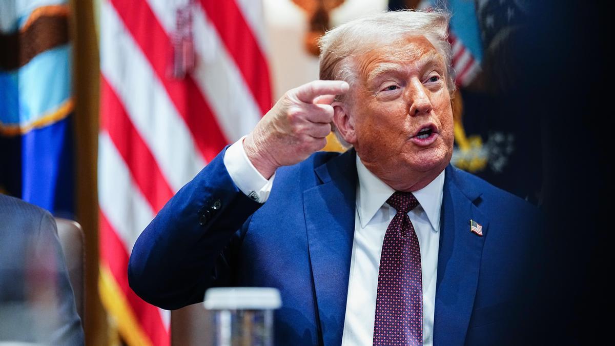 El presidente de Estados Unidos, Donald J. Trump, responde a las preguntas de los periodistas.