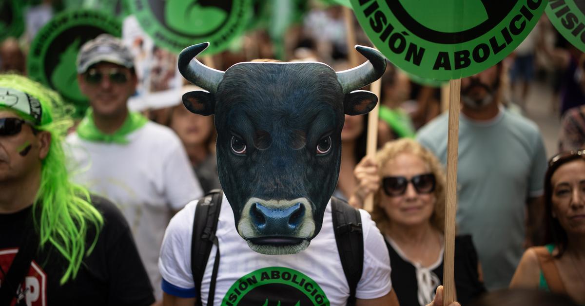Pacma reúne a más de 10.000 personas en Sol para pedir el fin de la tauromaquia