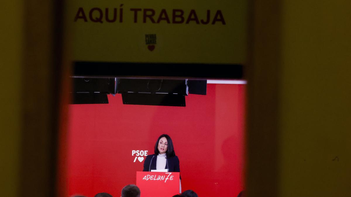 La secretaria de Organización del PSOE, Rebeca Torró, ofrece una primera rueda de prensa en la sede del PSOE.