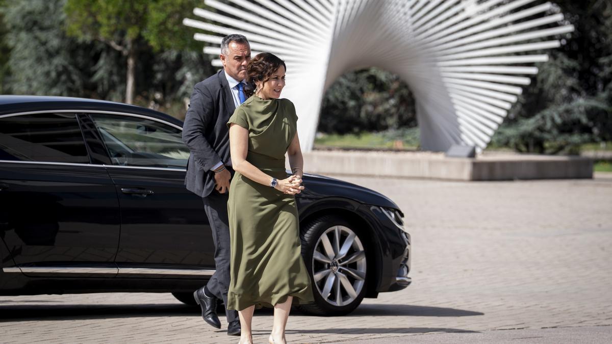 Isabel Díaz Ayuso llega a la sesión 'Princesa de Girona Inspira', en el Rectorado de la Universidad Rey Juan Carlos.