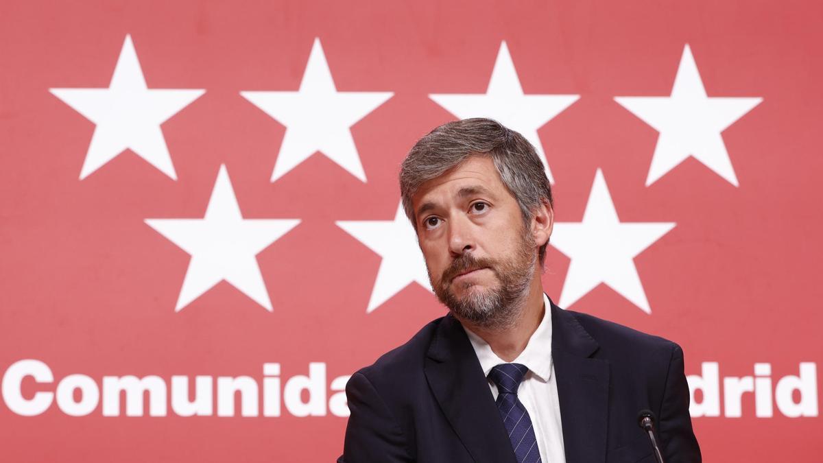 El consejero de Presidencia, Justicia y Administración Local, Miguel Ángel García Martín, en rueda de prensa tras reunión del Consejo de Gobierno