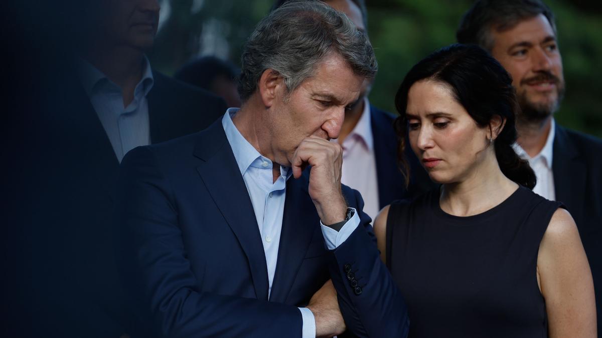 Feijóo corrige a Ayuso y asegura que el PP cumplirá la ley del aborto