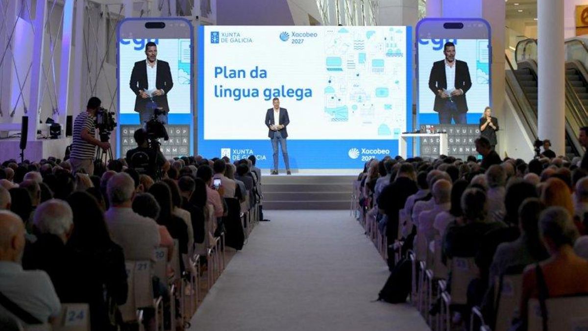 El conselleiro de Cultura, Lingua e Xuventude, José López Campos, presenta el nuevo PXNLG.