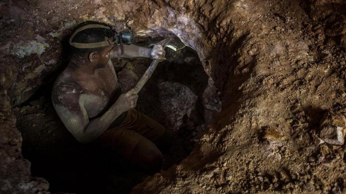 Fotgrafía de un minero artesanal en Venezuela, en una foto de archivo.