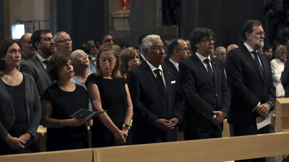 Misa por la Paz en memoria de las víctimas celebrada este domingo en la basílica de la Sagrada Familia.