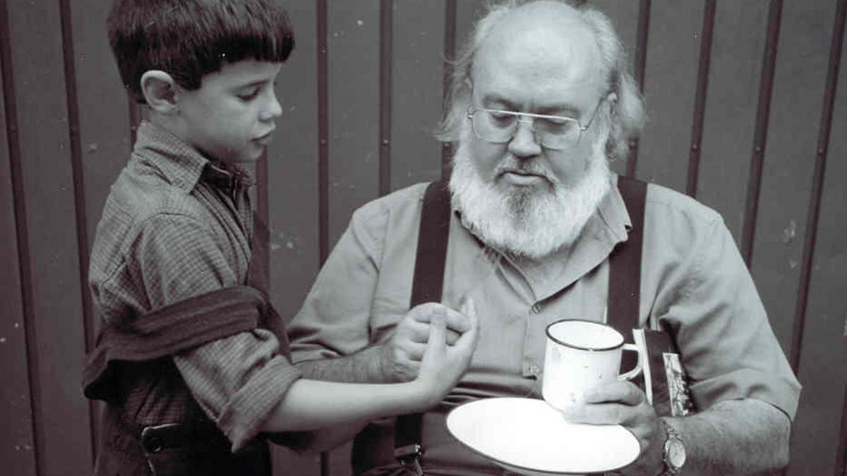El director de cine José Luis Cuerda, en el rodaje de 'La lengua de las mariposas'.