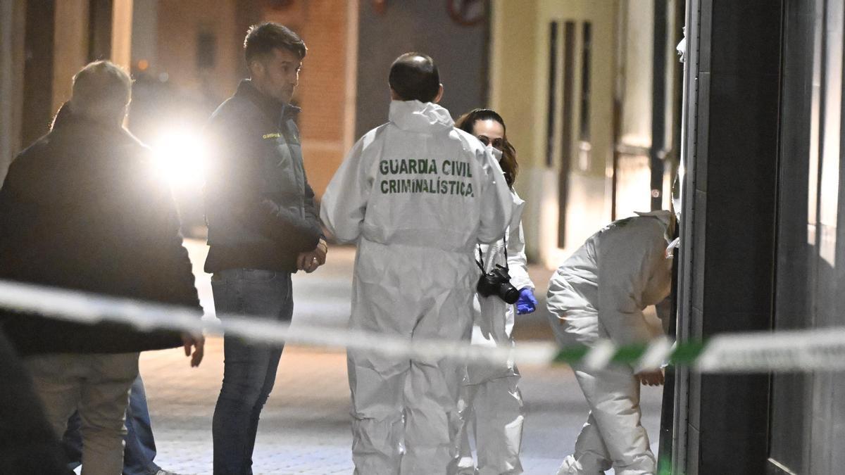 La Guardia Civil investiga la muerte violenta de una mujer y su hija de 12 años en Xilxes.