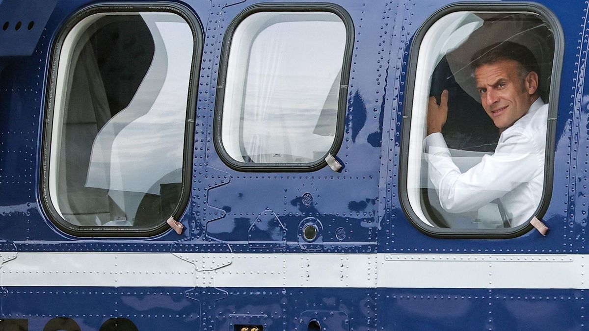 Macron llega para copresidir el Consejo de Defensa y Seguridad Franco-Alemán en Noervenich,  Alemania, el 17 de julio de 2026.