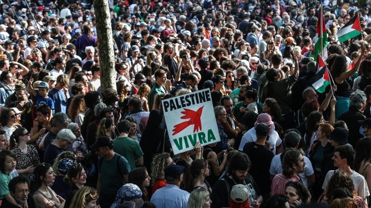Protesta de LFI contra la interceptación de la Flotilla de la Libertad por parte de Israel
