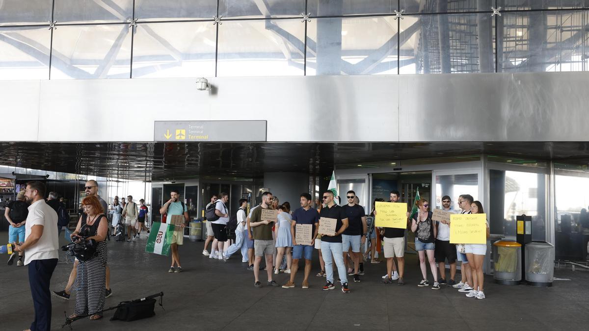EasyJet cancela 13 vuelos en la primera de las tres jornadas de huelga convocadas