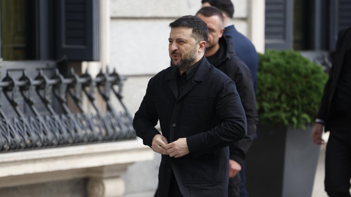El presidente de Ucrania, Volodímir Zelenski, a su llegada al Congreso de los Diputados en Madrid.