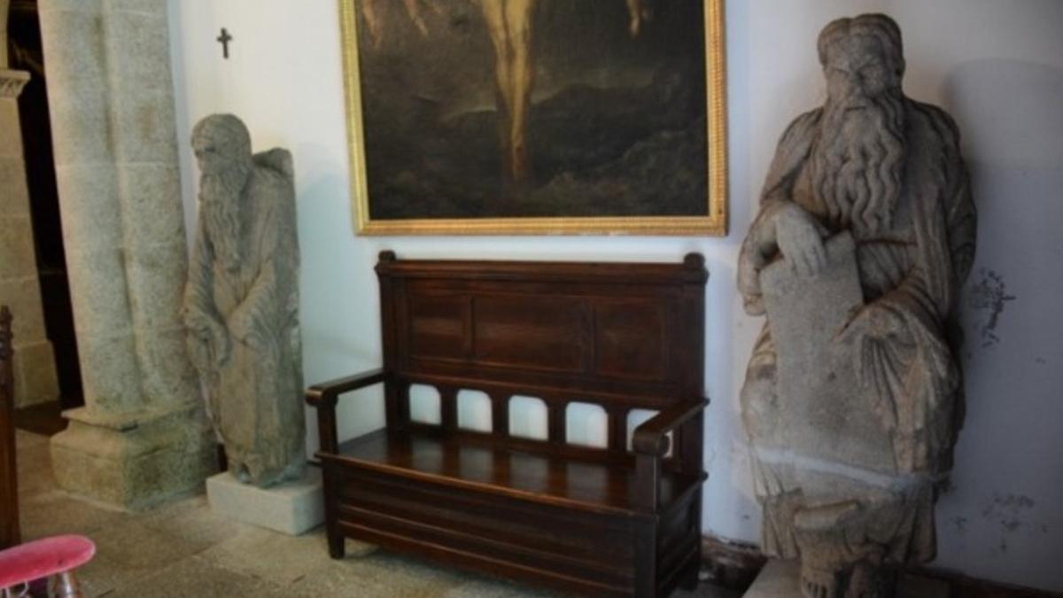 Esculturas de Abraham e Isaac, en una imagen incluida en el inventario de Meirás durante el proceso de recuperación de la titularidad pública del pazo.