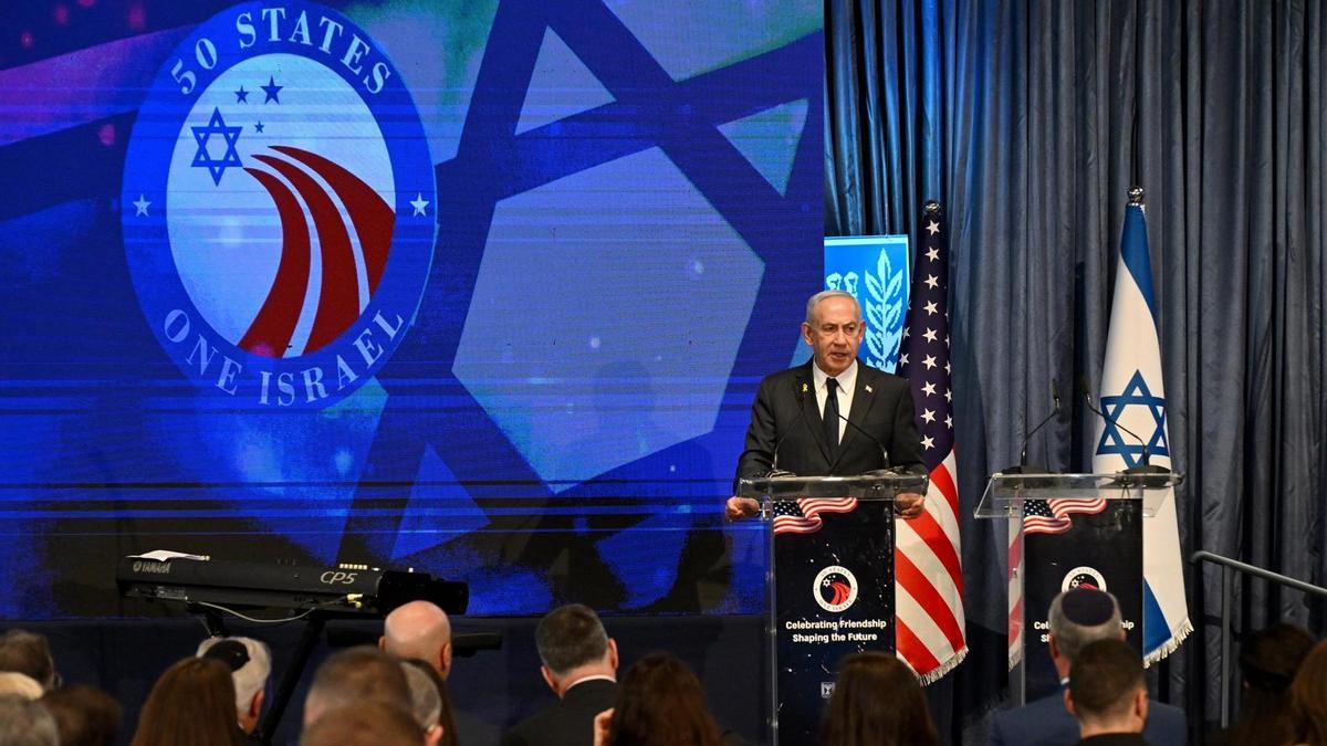 El primer ministro de Israel, Benjamin Netanyahu, hablando ante una delegación de congrsesistas estadounidenses en Israel.