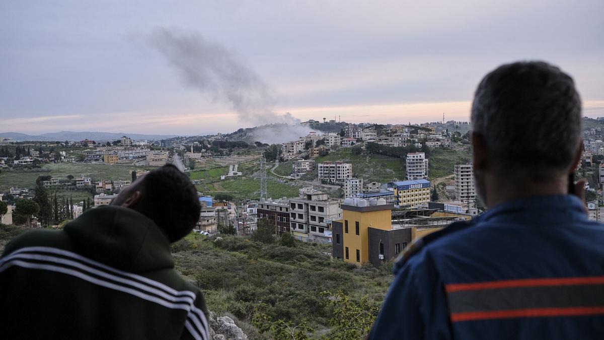 En el sur del Líbano, los rescatistas salvan vidas en localidades casi fantasma.