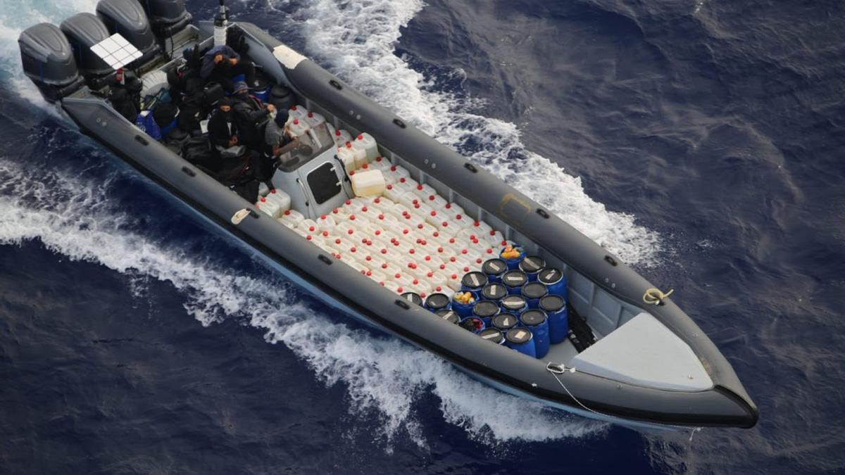 Localizan 19 narcolanchas mientras esperaban para recibir cocaína al Oeste de Madeira y Canarias