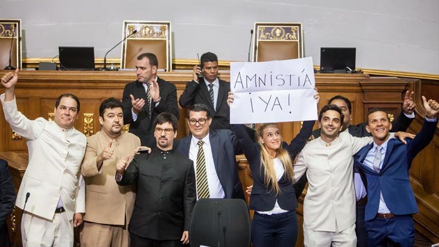 La oposición venezolana toma el control de la Asamblea Nacional