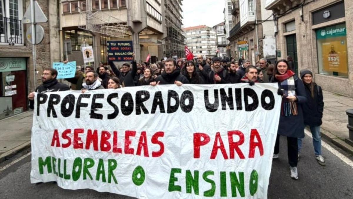 Profesores manifestándose en Vigo.