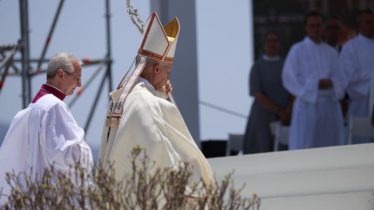 Ustedes... ¿por qué no están en Ceuta, amadísimos prelados en el Señor?