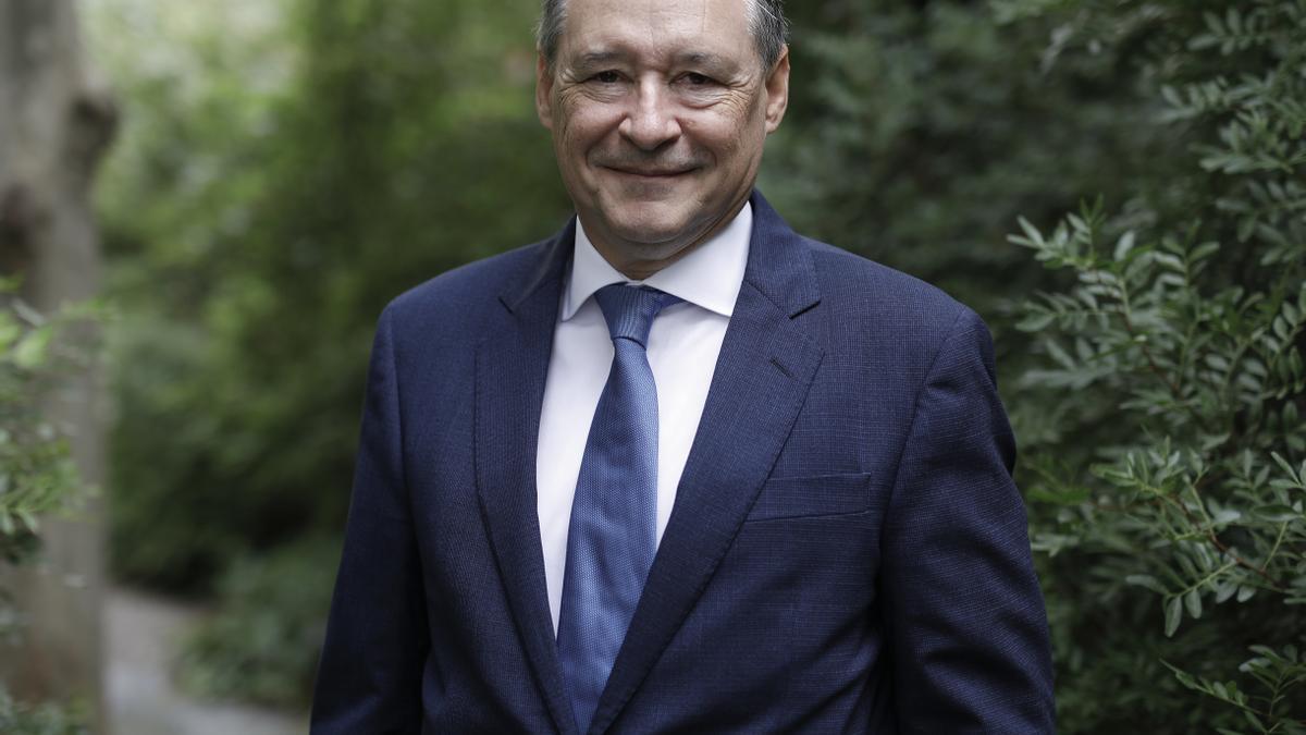 El Consejo de Administración de Indra elige a Ángel Simón como presidente de la compañía