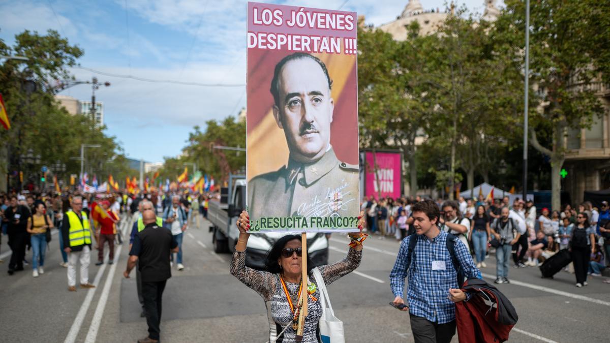 Medio siglo muerto y con tanto que ocultar: once libros de historiadores para desmontar a Franco