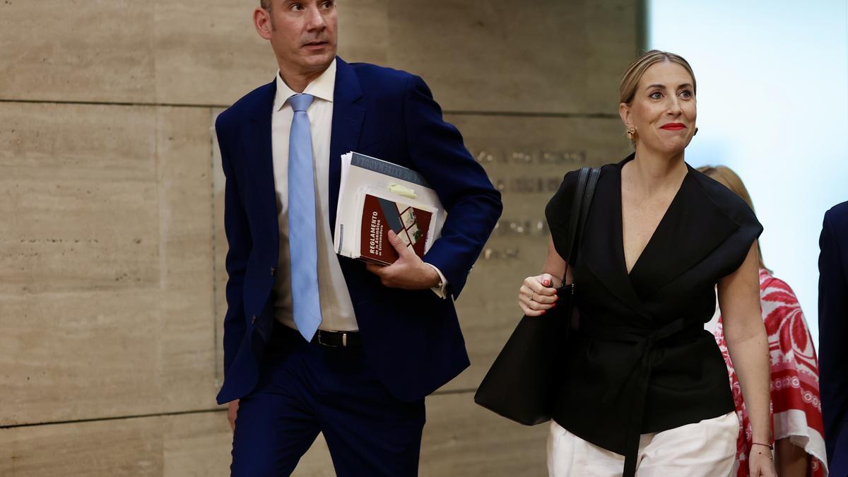 Vox aprieta a Guardiola, cambia el paso a Feijóo y aboca a Extremadura a elecciones anticipadas