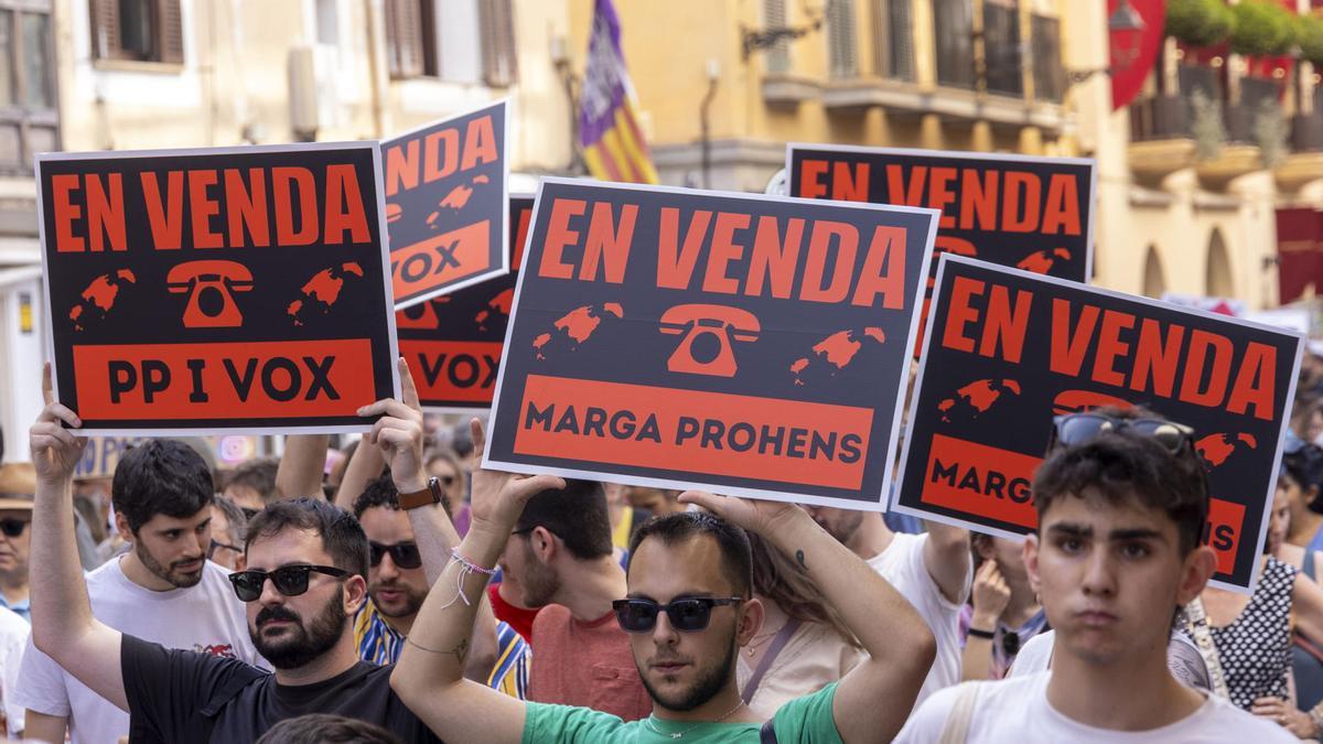 Miles de personas claman contra el turismo masivo en Barcelona, Palma y otras ciudades