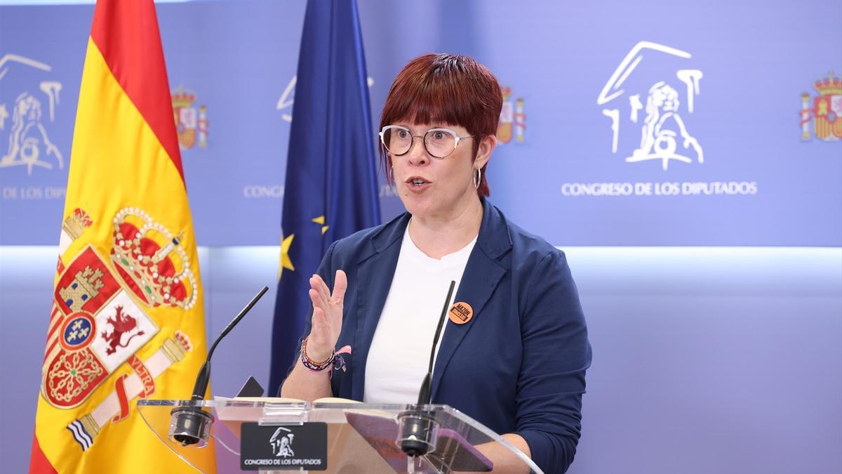 Compromís consuma su escisión en el Congreso, con una diputada en el Mixto y otro en Sumar