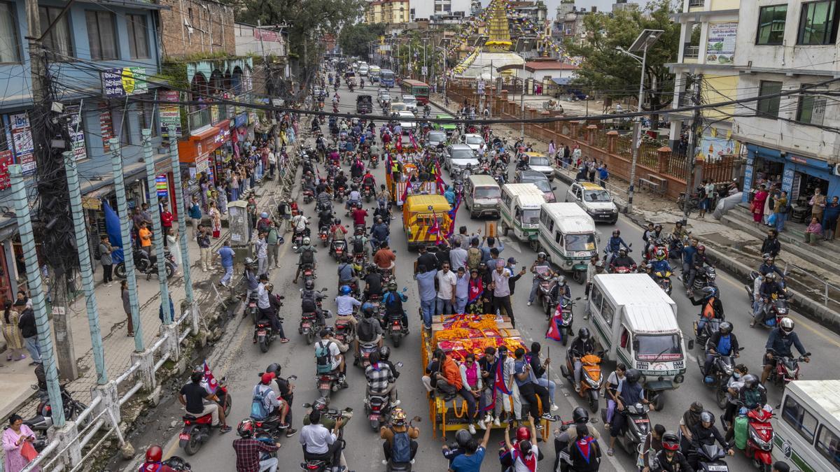 Manifestación en homenaje a las víctimas de la protesta de la Generación Z en Katmandú (Nepal).