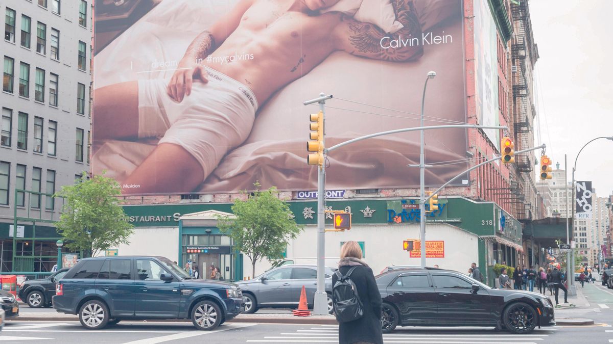 Un cartel publicitario de Justin Bieber en Nueva York.