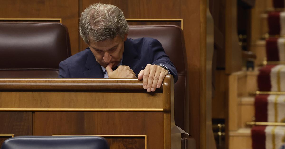 El deterioro del liderazgo de Feijóo en el PP le sitúa a la altura de Casado cuando fue defenestrado