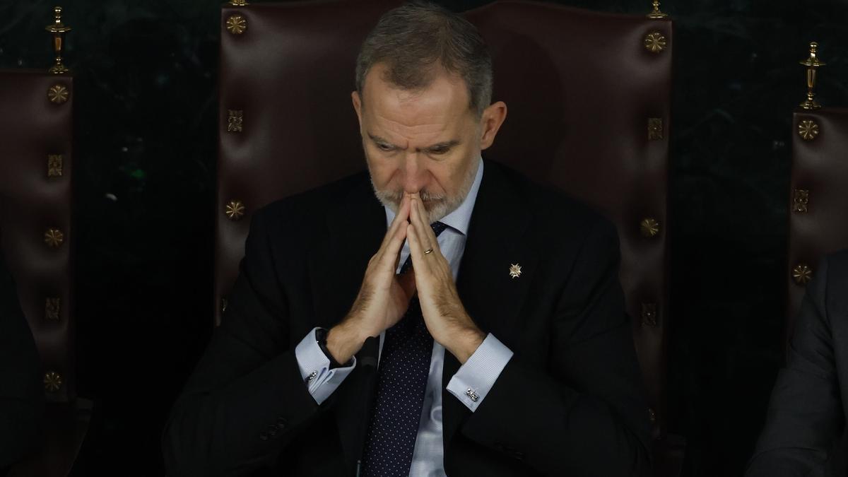 Felipe VI entrega los despachos a la 63 promoción de la carrera fiscal