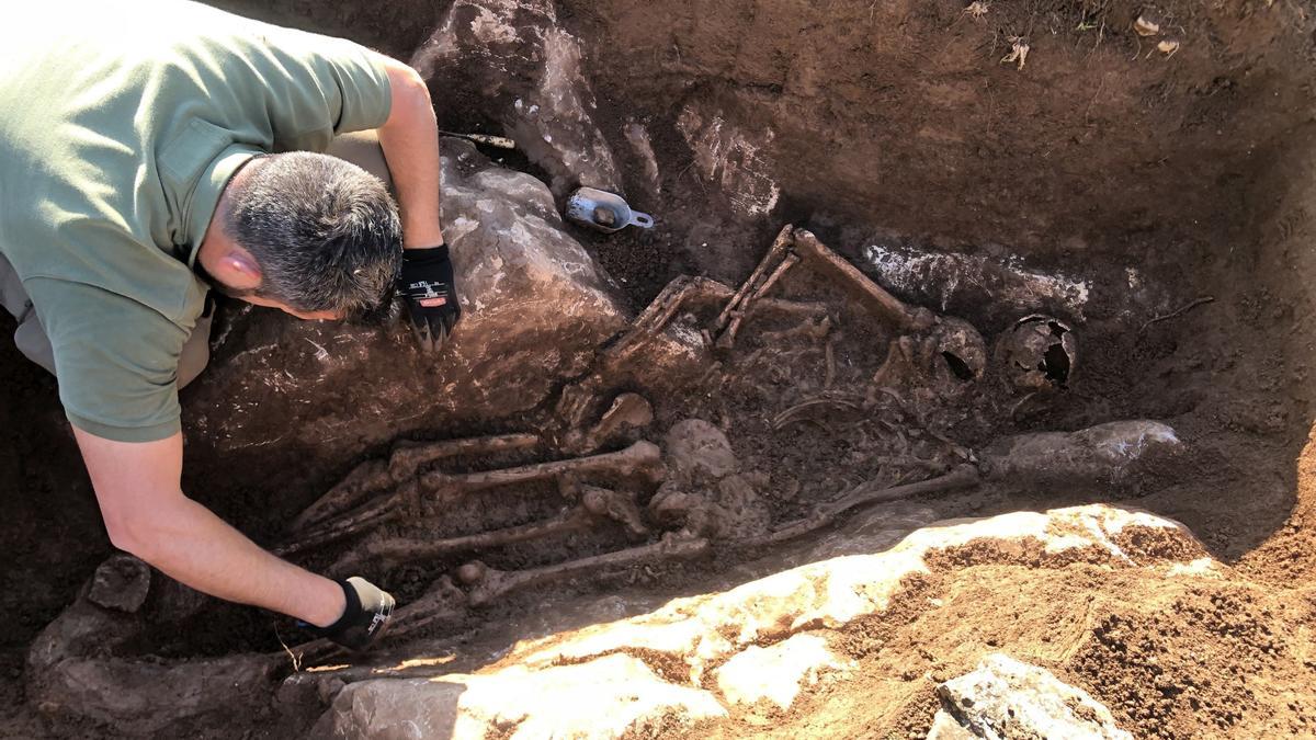 España suma leyes de memoria, pero sigue rehén de los ciclos políticos tras 25 años de exhumaciones