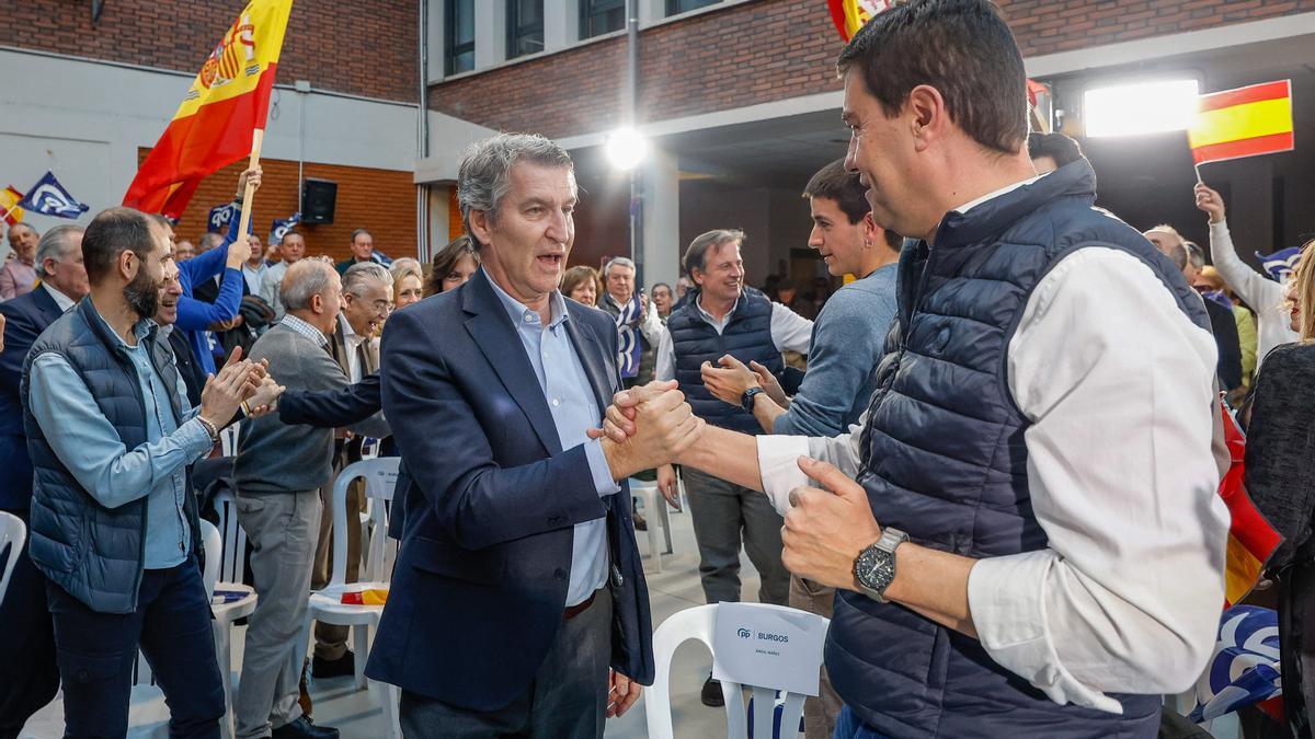 El PP busca taponar a Vox vendiendo gestión y el PSOE juega la baza de la única alternativa en Castilla y León