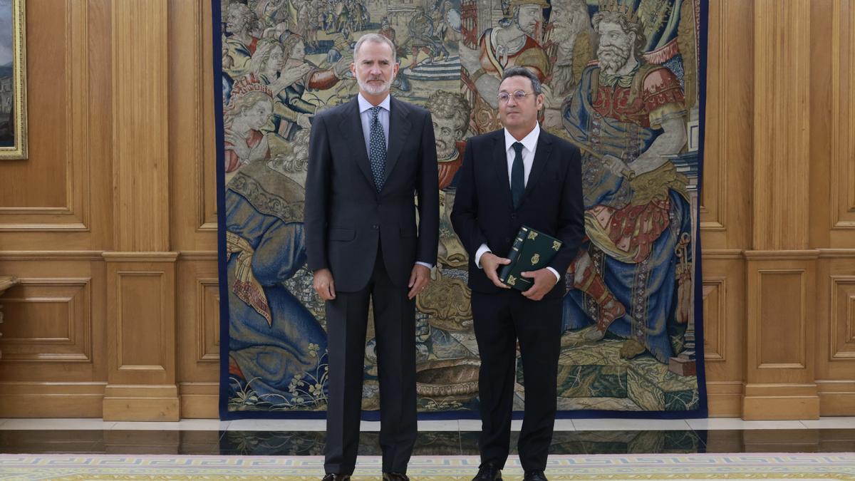 El rey Felipe VI recibe al fiscal general del Estado en el palacio de la Zarzuela el 3 de septiembre.