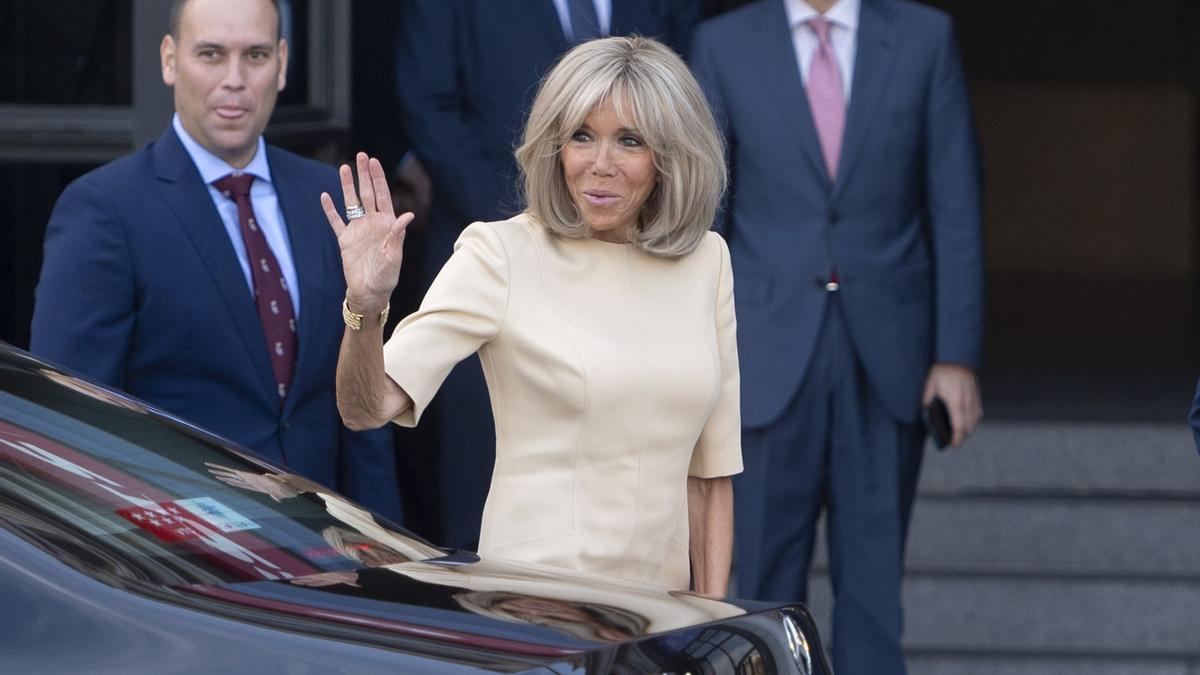 La Fiscalía francesa solicita hasta 1 año de cárcel para los ciberacosadores de Brigitte Macron