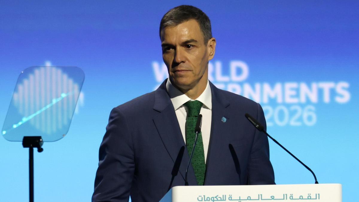 Pedro Sánchez pronuncia su discurso durante una sesión de la Cumbre Mundial de Gobiernos 2026 en Dubái.