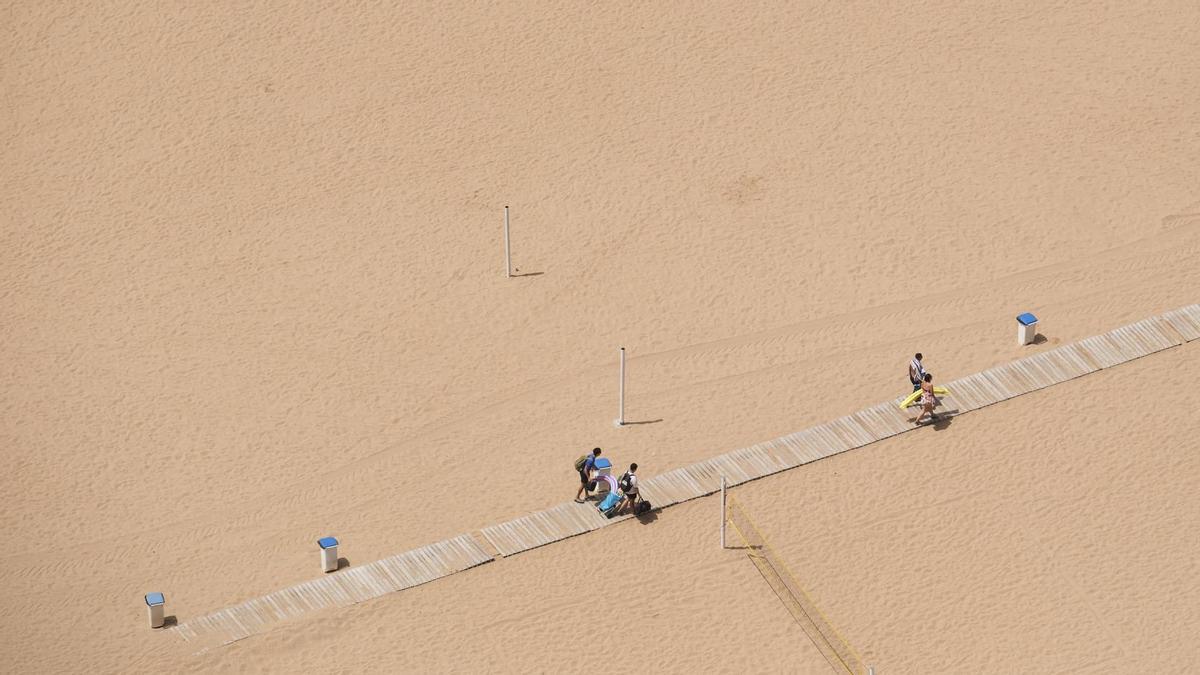 El Gobierno de Canarias, ante el episodio de altas temperaturas y la previsión de que se intensifique durante el fin de semana.