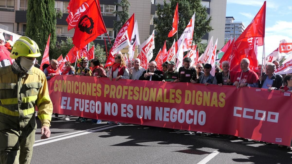 Castilla y León lucha contra el fuego con protocolos pensados para el siglo pasado