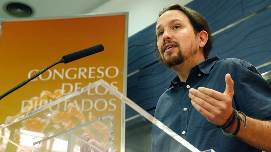 El secretario general de Podemos, Pablo Iglesias, durante la rueda de prensa que ha ofrecido esta tarde en el Congreso de los Diputados.