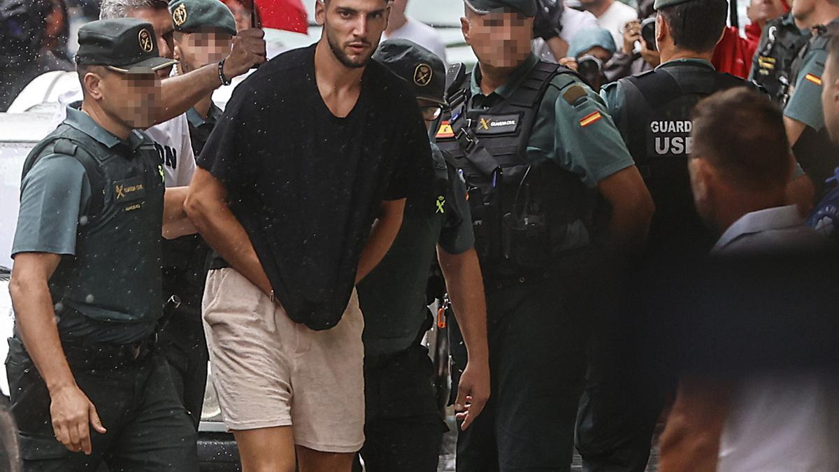 Procesan a Rafa Mir por un delito de agresión sexual y le imponen 12.500 euros de fianza