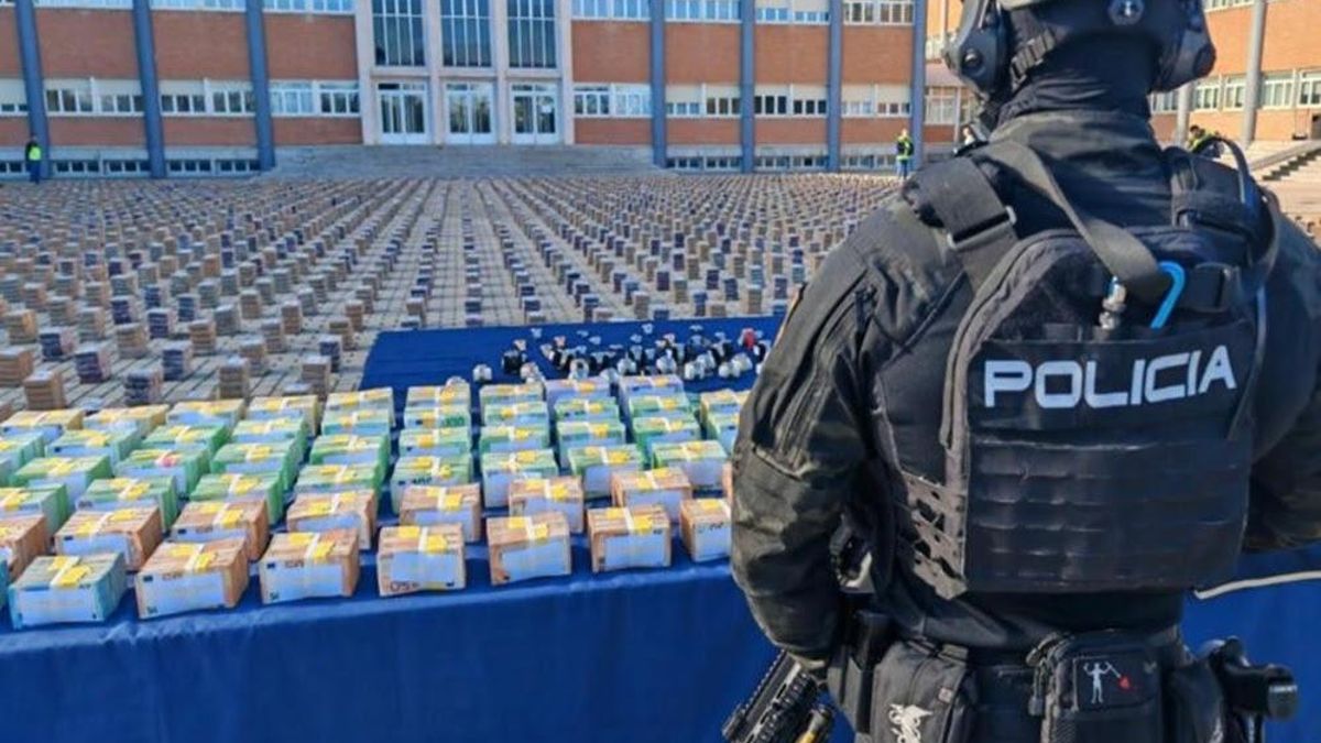 La Policía llega al origen de la red del inspector jefe que escondía 20 millones de euros en casa