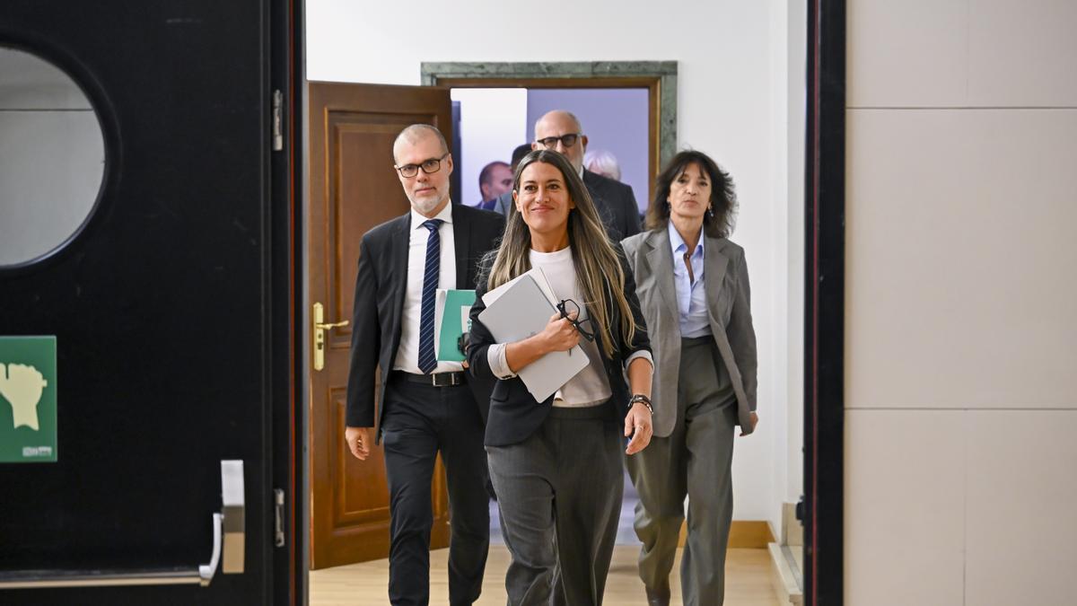 La portavoz en el Congreso de Junts per Catalunya, Míriam Nogueras junto a los diputados de la formación.