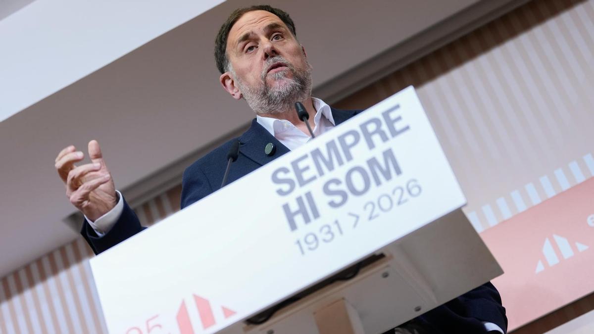 El líder de ERC, Oriol Junqueras, durante una rueda de prensa en la sede del partido.